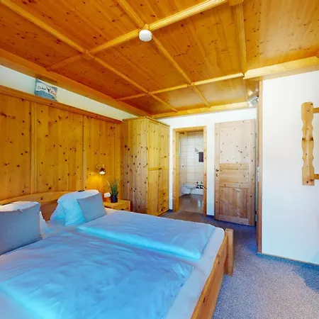 Tirol アパートホテル 3*